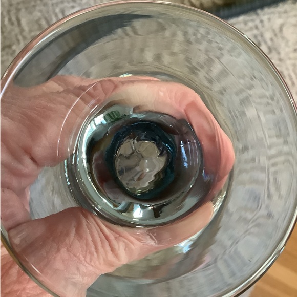 Vintage set of four gorgeous blue 12 ounce stemmed glasses - Picture 5 of 5